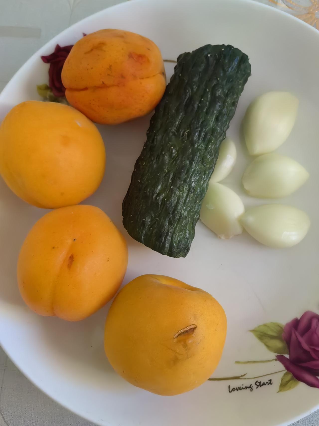 大体而言，泽连斯基不过是一枚弃子。当下，他宛如一个可供讨价还价的人质。在未来一年