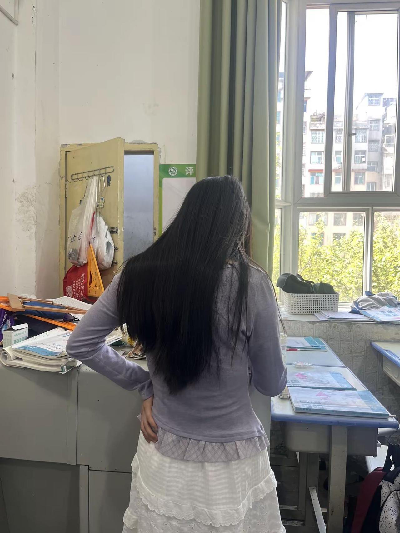可惜你不听许嵩，你不懂“一个夏季熬成一个秋”  。