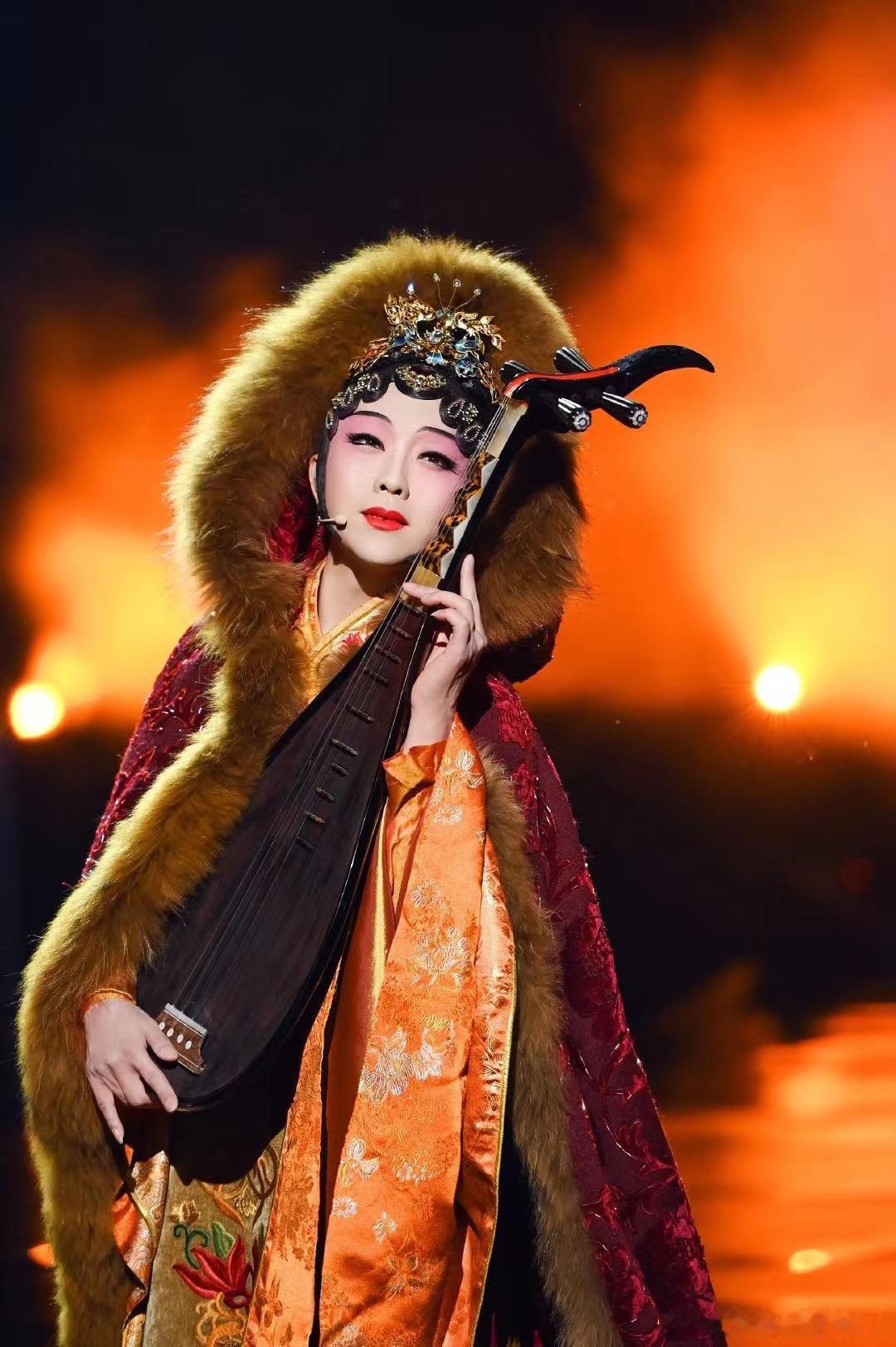 #李玉刚将继续行走在出塞的路上#这一次也让我们一起来拭目以待李玉刚的舞台又会有多