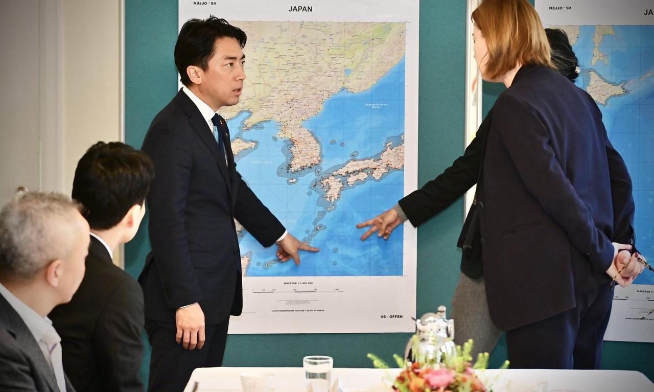 日本防卫大臣冲着中国发力，拉拢德国使团背后小算盘曝光

德国和中国刚刚高层碰过面