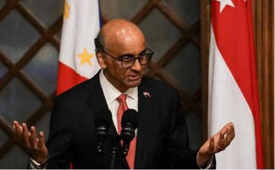 新加坡总统公开警告中国：要想世界和平，中国得放弃一样东西！
 
麻烦看官老爷们右