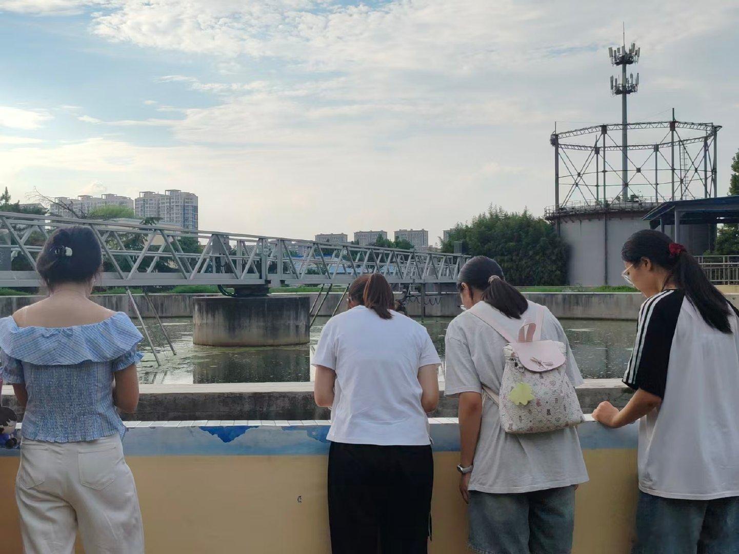 曲园学子访黄河赴生态之约【溯源黄河文脉，助力生态治理】  为深入践行黄河流域生态