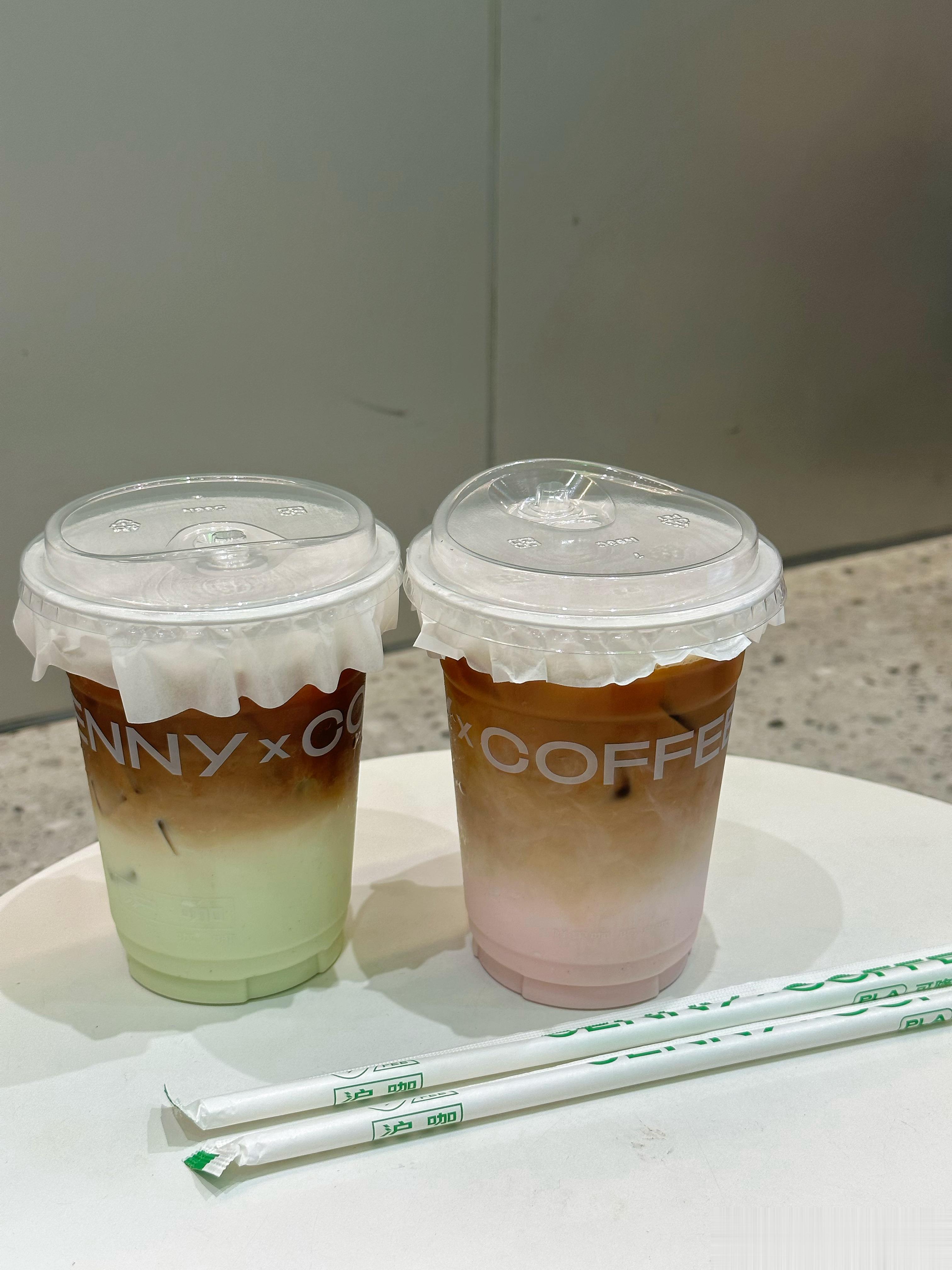 和闺蜜的下午茶时光✨全靠咖啡续命！谁懂啊居然也能实现咖啡自由啦～真的很适合我这种