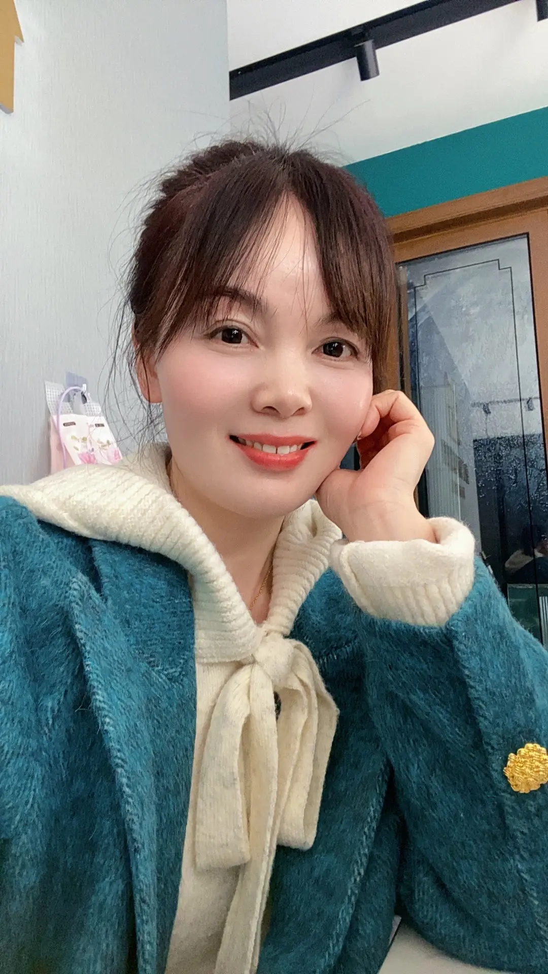 重要的，不是天有多冷，而是身边的人，有多暖～～～