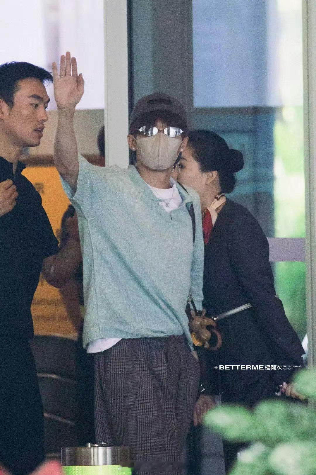 檀健次深圳出发🔥帅哥起落平安 ​​​