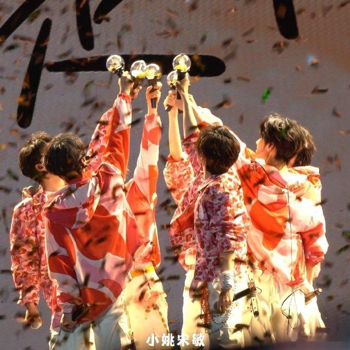 omg时代少年团你们吓到我啦时代少年团代言演唱会接二连三代言新歌演唱会轮番官宣，