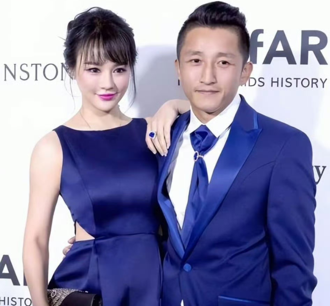 邹市明2亿理财亏损始末 拳王邹市明和妻子冉莹颖最近又上热搜了，这回不是因为比赛，