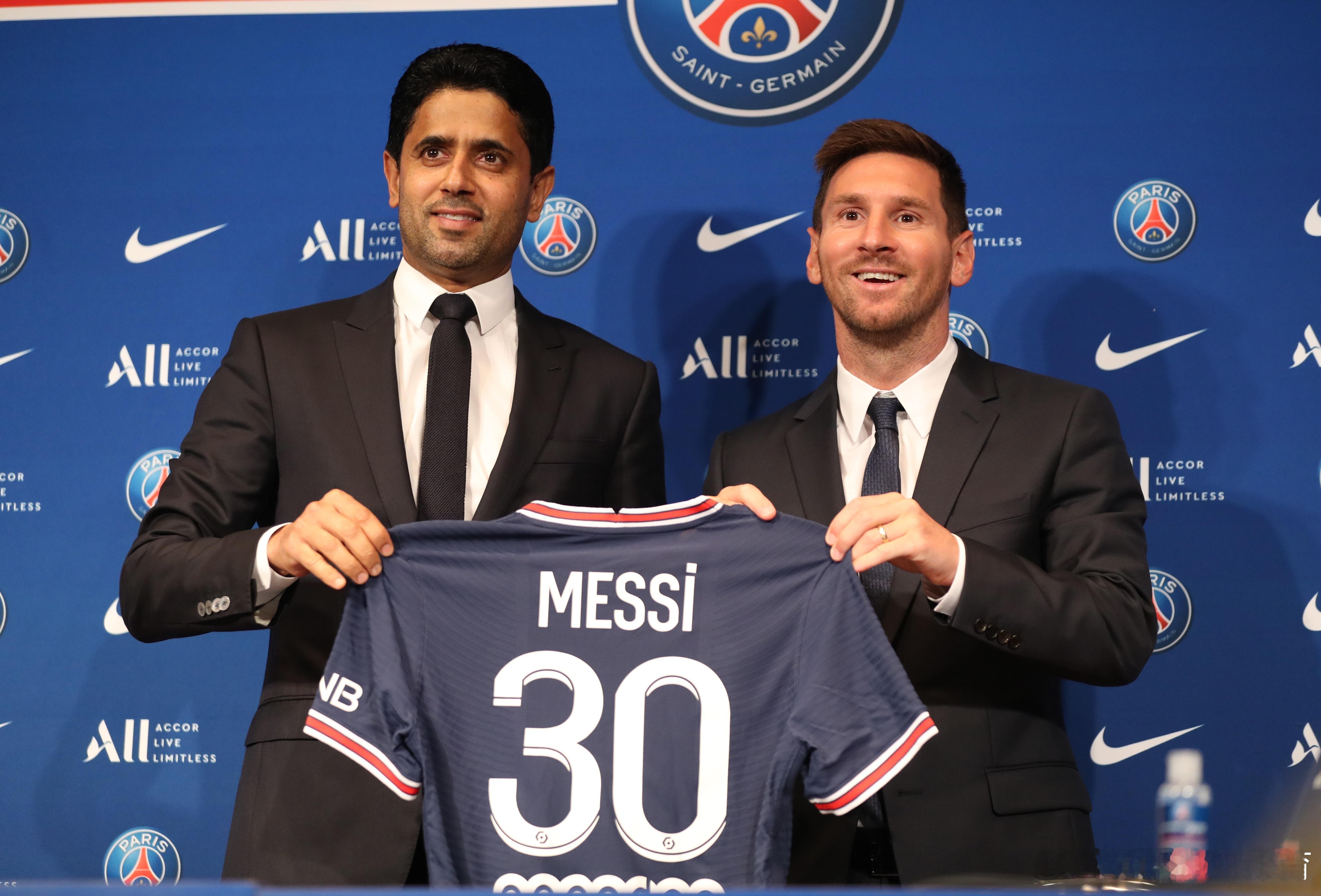 球王梅西：“第一次转会，从巴萨到巴黎，很艰难。因为我们住在巴塞罗那，什么都有。改