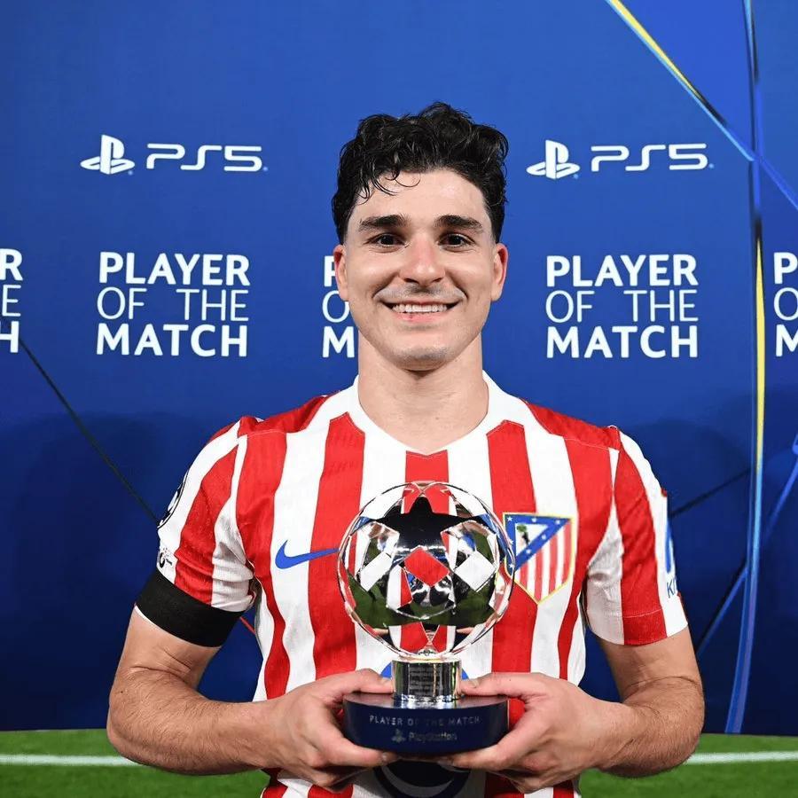 任意球破门！官方：阿尔瓦雷斯当选2-0巴萨全场最佳球员04月09日讯  欧冠1/