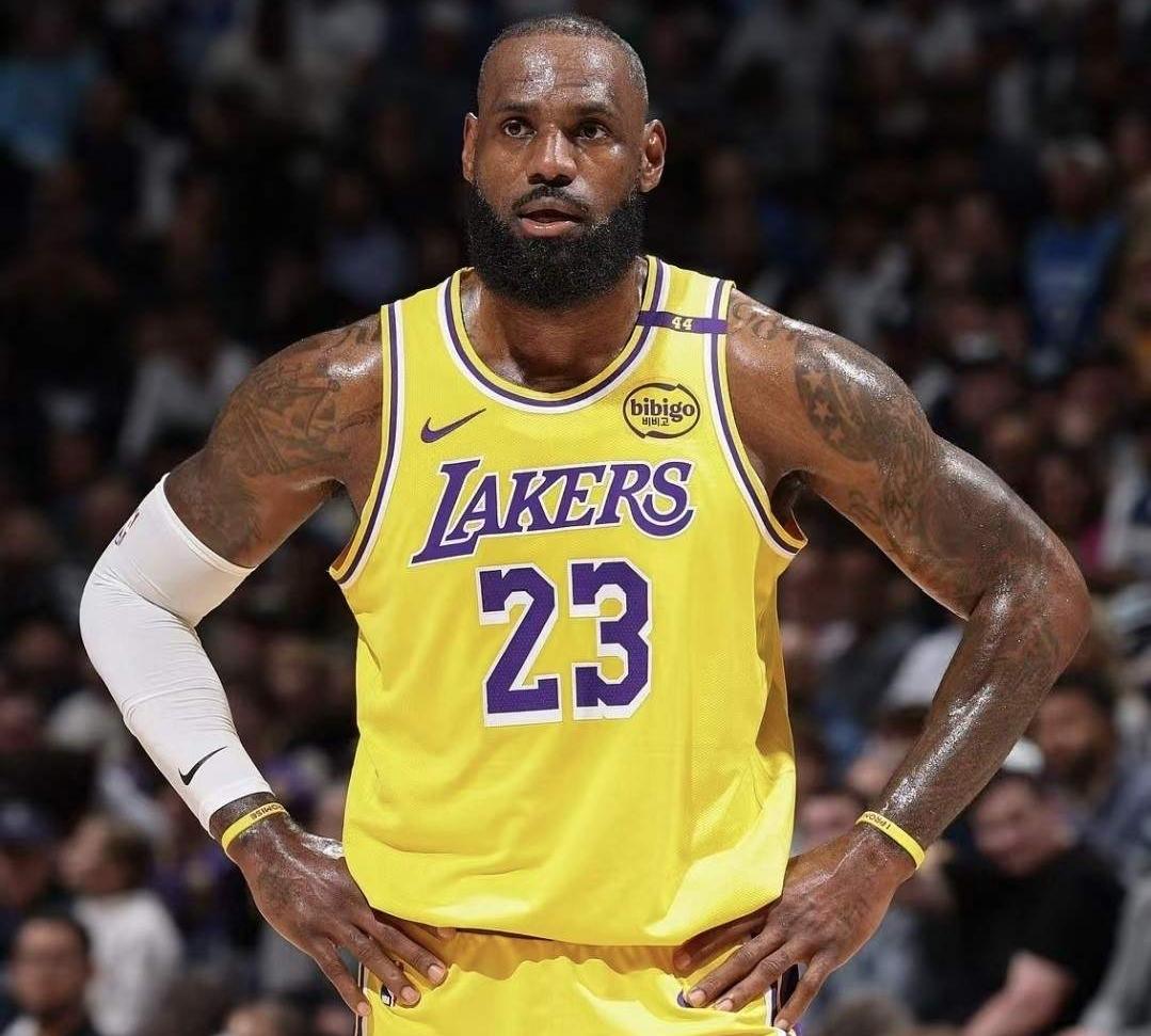 我发现一个问题
贬低乔丹的是詹密、贬低科比的是詹密、贬低库里的还是詹密。
你可以