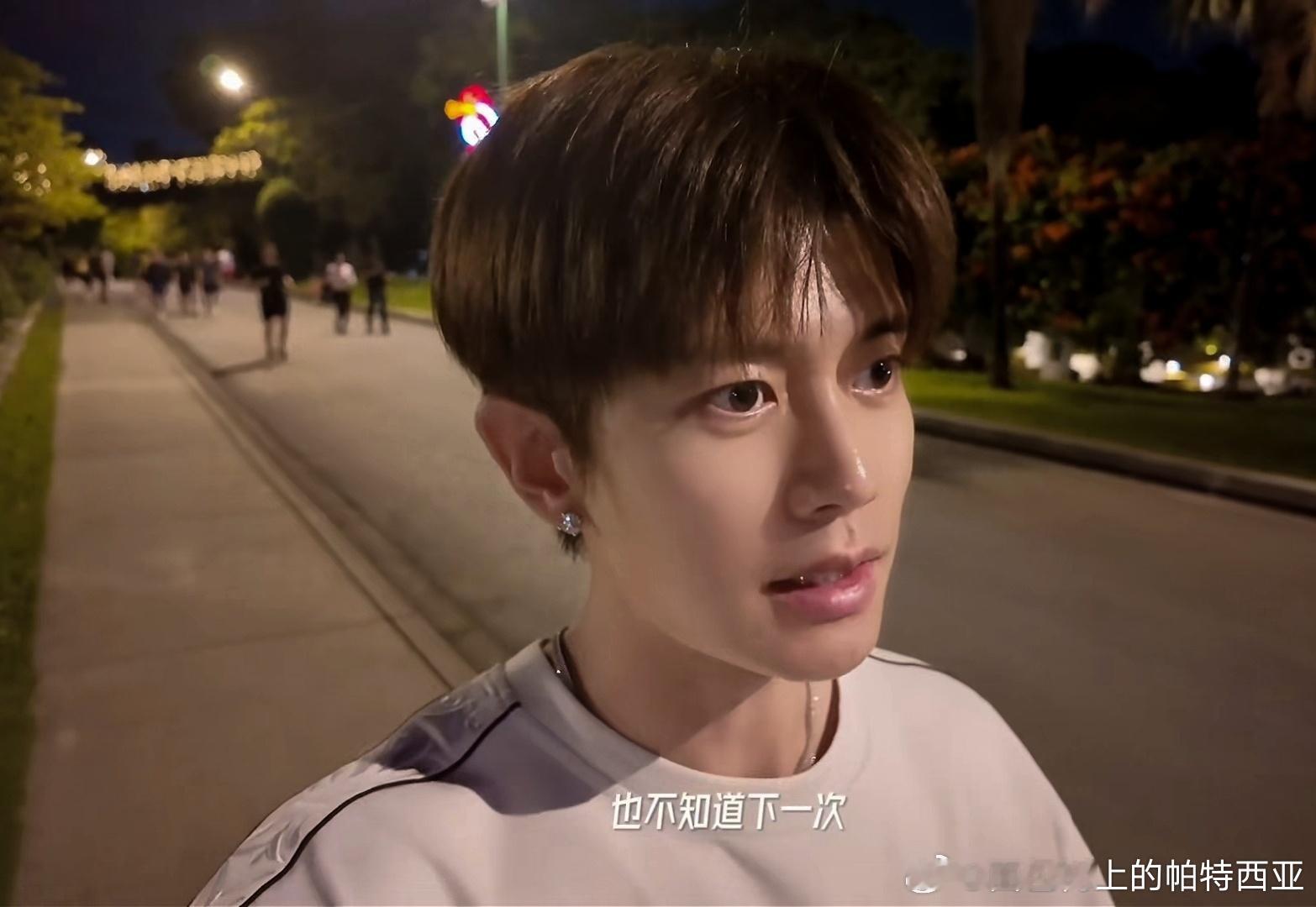这素颜真是强啊！不仅是细腻零毛孔，关键是还有一种健康的透亮！说明身体是真的棒