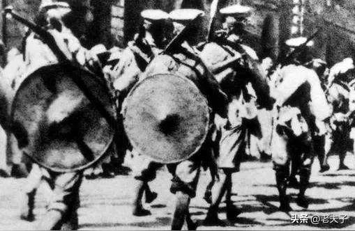 历史百科之（1126）铁血团：
全程中华民国北伐铁血团，1912年1月，由黄鼎等