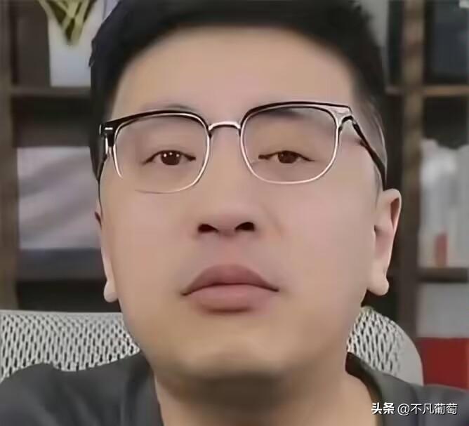 好奇查了下张雪峰的出身。
不查不知道，
一查才知道，张雪峰根本不是资源咖，他就是