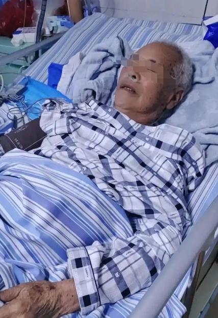 “讹天讹地讹空气！”重庆一名 66 岁大爷，每月花 1350 元包下 11 个车