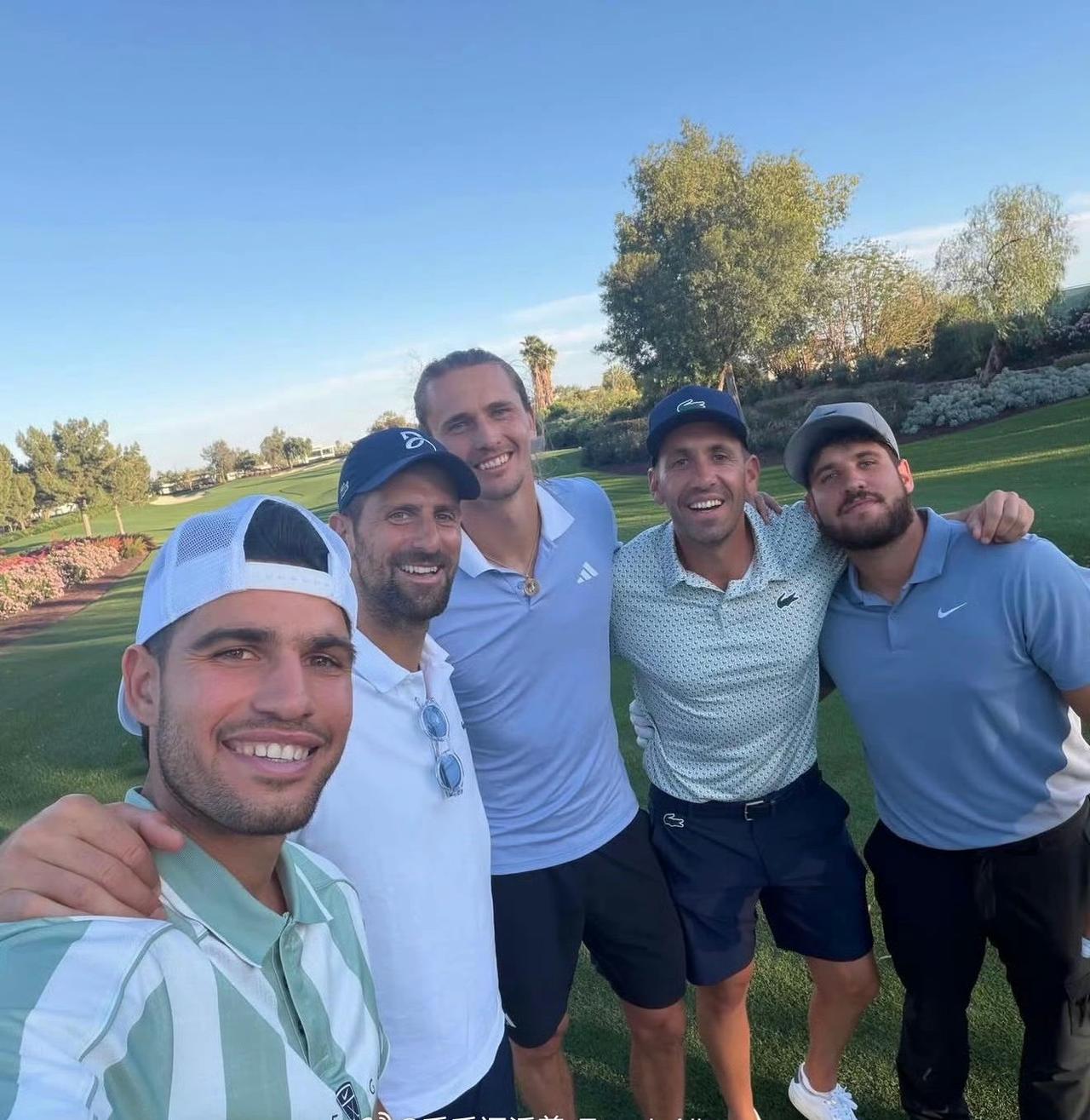 打网球是休闲，打高尔夫才是工作！阿尔卡拉斯更新Ins，跟几个忘年交比试高尔夫技术