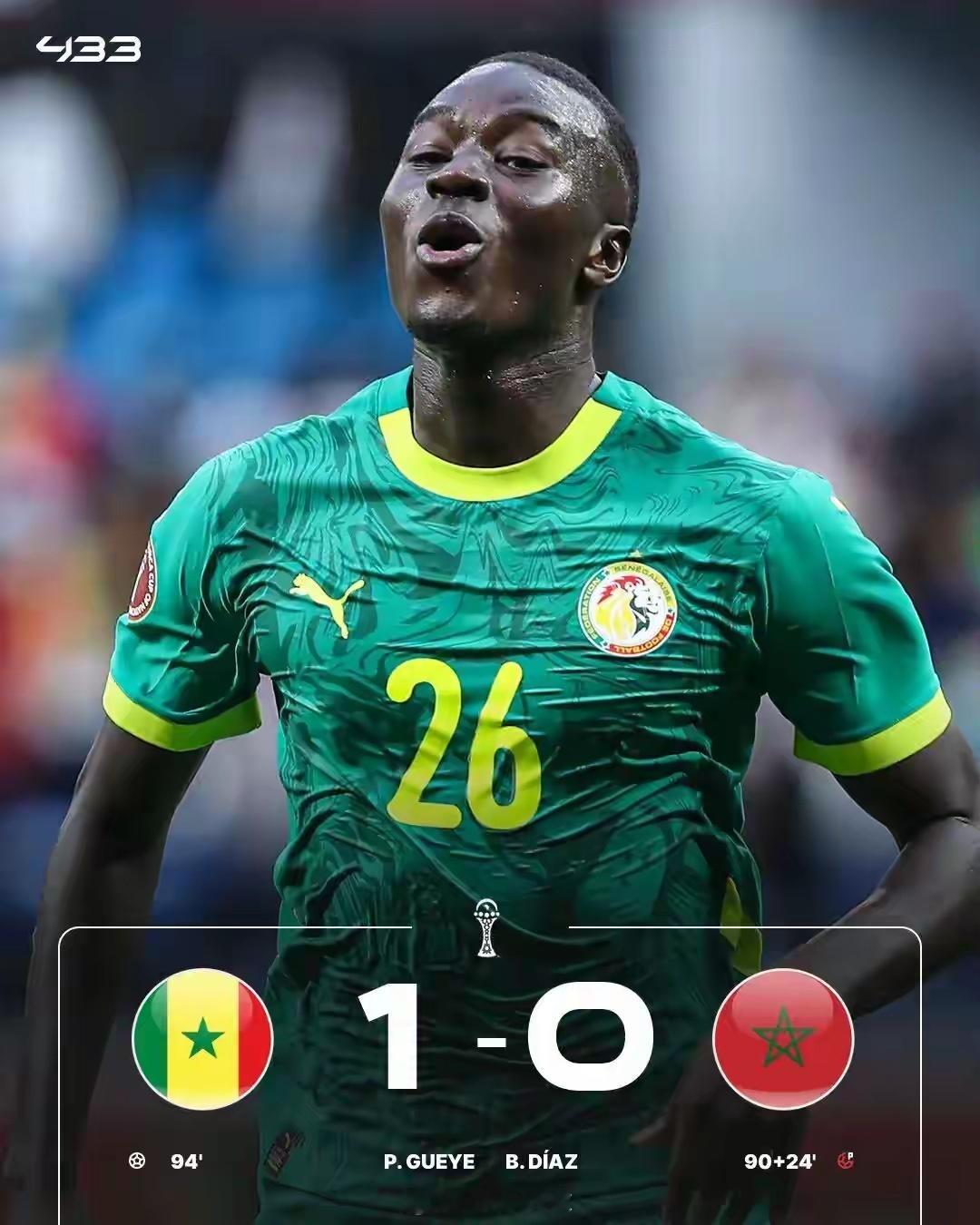 非洲杯决赛上演跌宕大戏，塞内加尔因争议点球判罚一度罢赛，马内号召全队重返赛场，摩