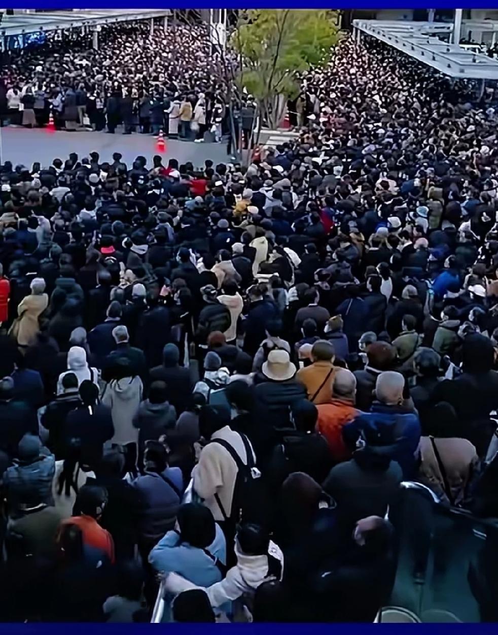 日本首相高市早苗，硬刚中国的底气到底在哪里？看吧，这就是她的底气。自民党演讲当中