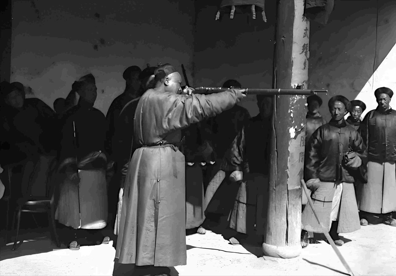 乌鲁木齐满城之战多惨烈？叛回军破城杀万余八旗兵，将军自尽殉国
1864年的乌鲁木