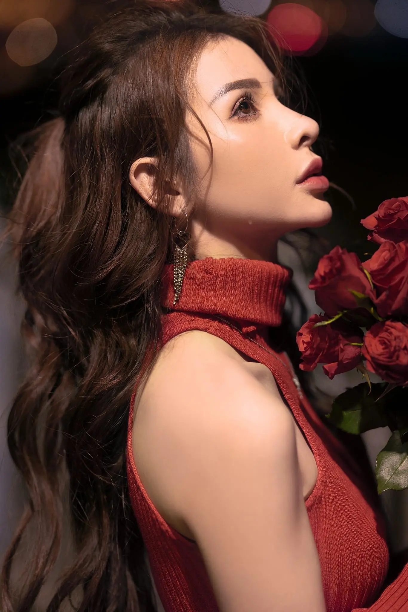 你是我荒芜心田里的唯一玫瑰，是我漫长黑夜里的唯一星光。从心动的那一刻起...