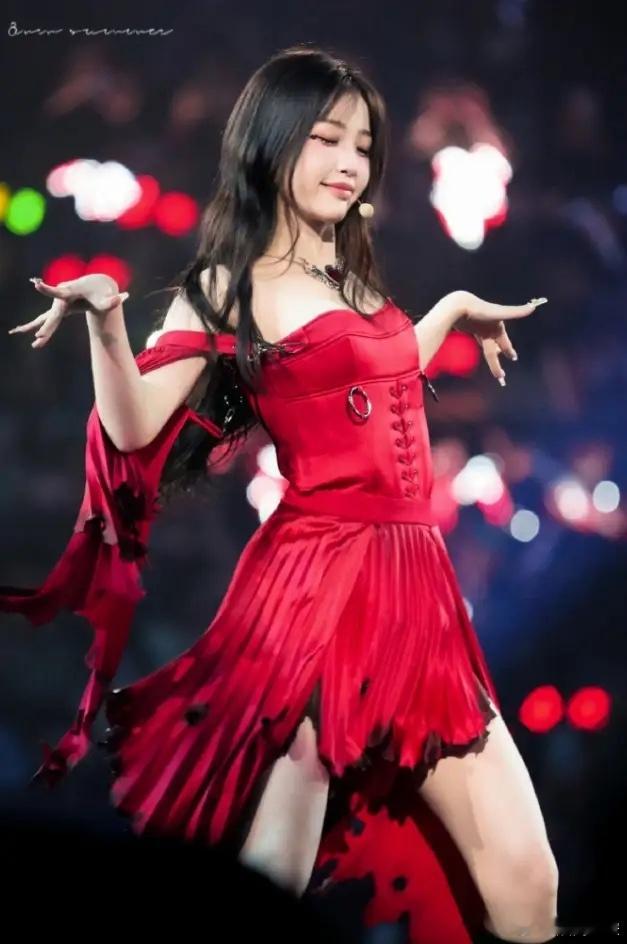 虞书欣的新饼《云初令》搭档张云龙，张云龙这两年挺受爱奇艺待见，连续拍了爱奇艺的《