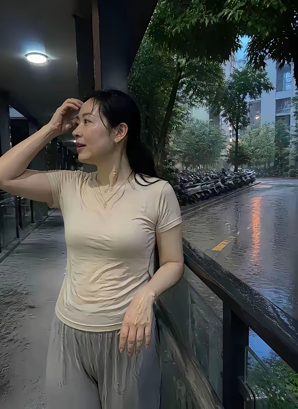 43岁了，人生过半了，接下来就是自己活，， 