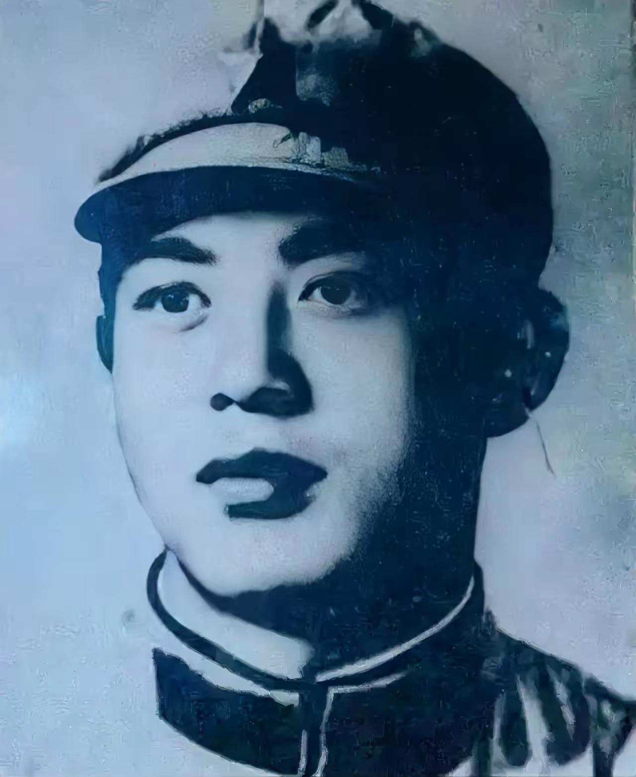 英雄不该被遗忘，你们都认识这位无产阶级革命战士吗？

这张照片上的人，面容清瘦，