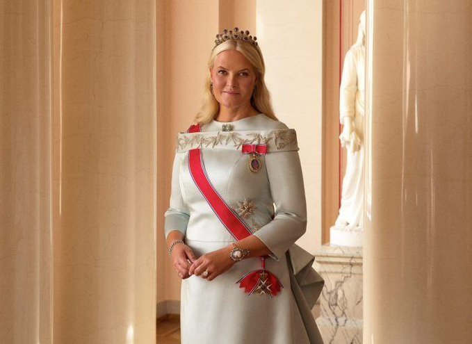 Epstein 文件震撼曝光挪威王储妃 Mette-Marit 与Epstein