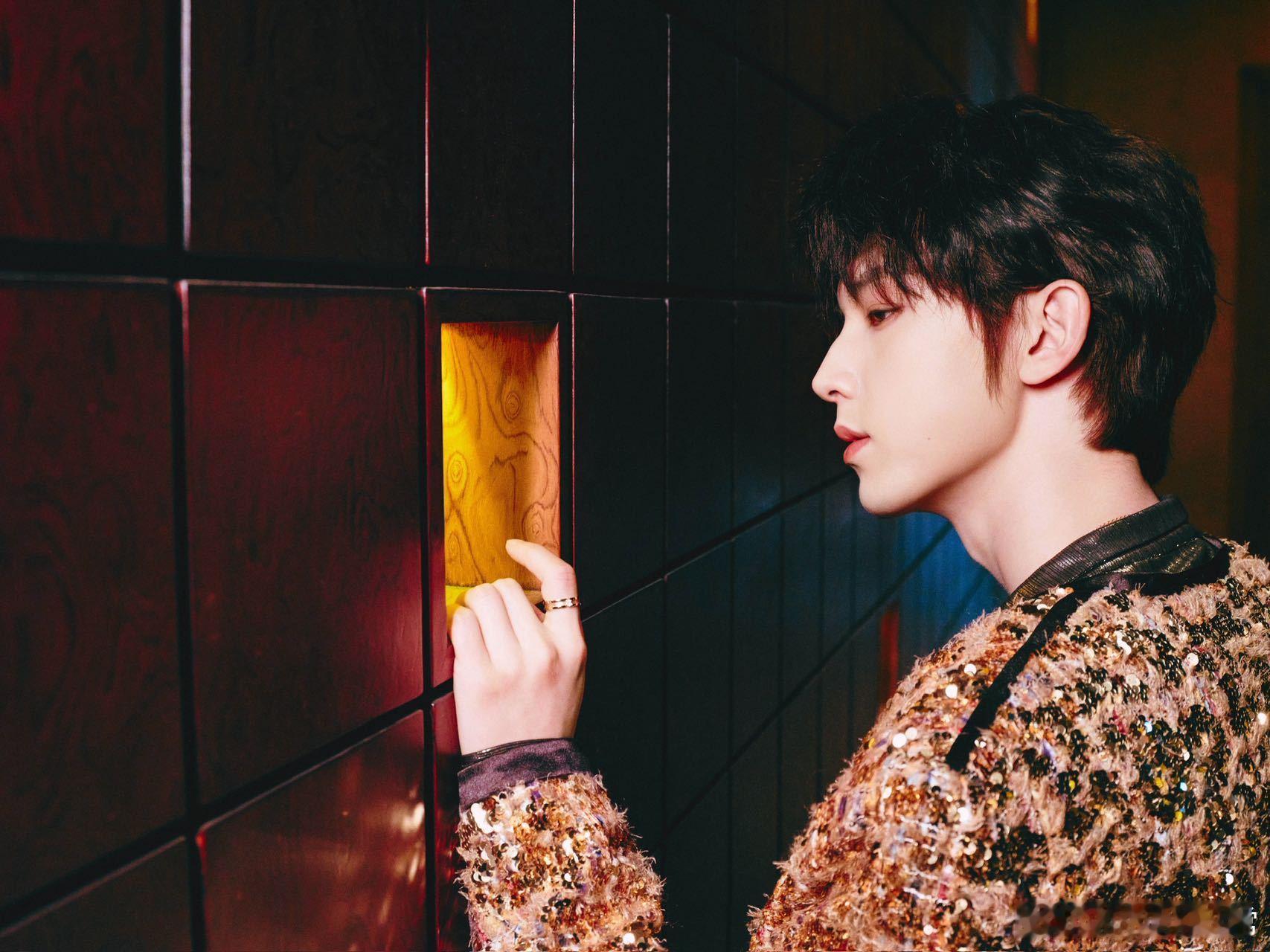 沈月郭俊辰Red开场 直接被这个舞台圈粉！沈月郭俊辰带来超精彩 Red 开场，清