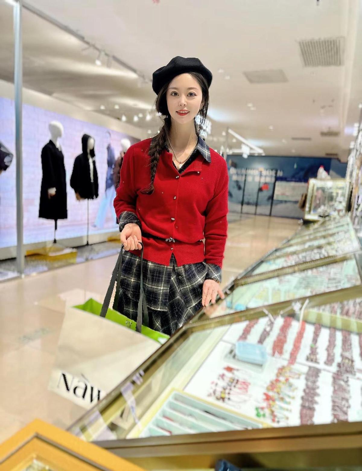 穿得舒服，活得明白。
不追爆款，只选合心意的。
纳纹这牌子，不喊口号，但衣服懂你