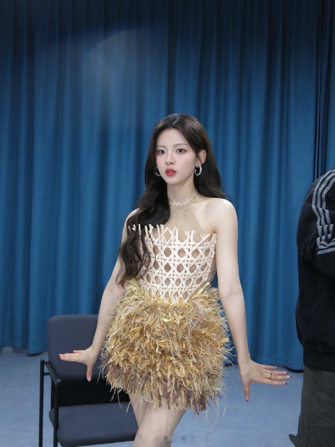 杨超越[心][心][舔屏][舔屏][舔屏][舔屏][舔屏]杨超越 ​​​