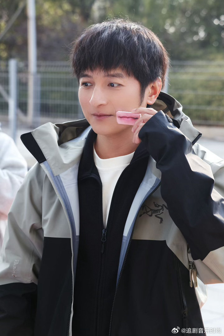 76年的李维嘉像96年的付豪生的最炸裂的不是年龄差，而是付豪轻飘飘一句“你比我爸