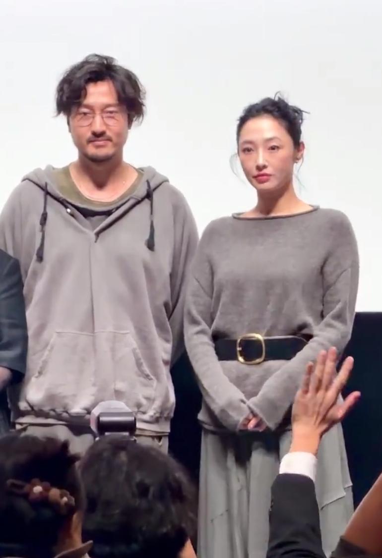 白百何这次事件证明了一件事
那就是影视奖项获得者名单，演员和片方是能提前收到消息