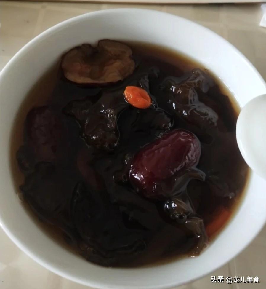 148斤到97斤！外婆的“清脂汤”木耳配它煮水喝，瘦得像换了层皮
 
我身高一米