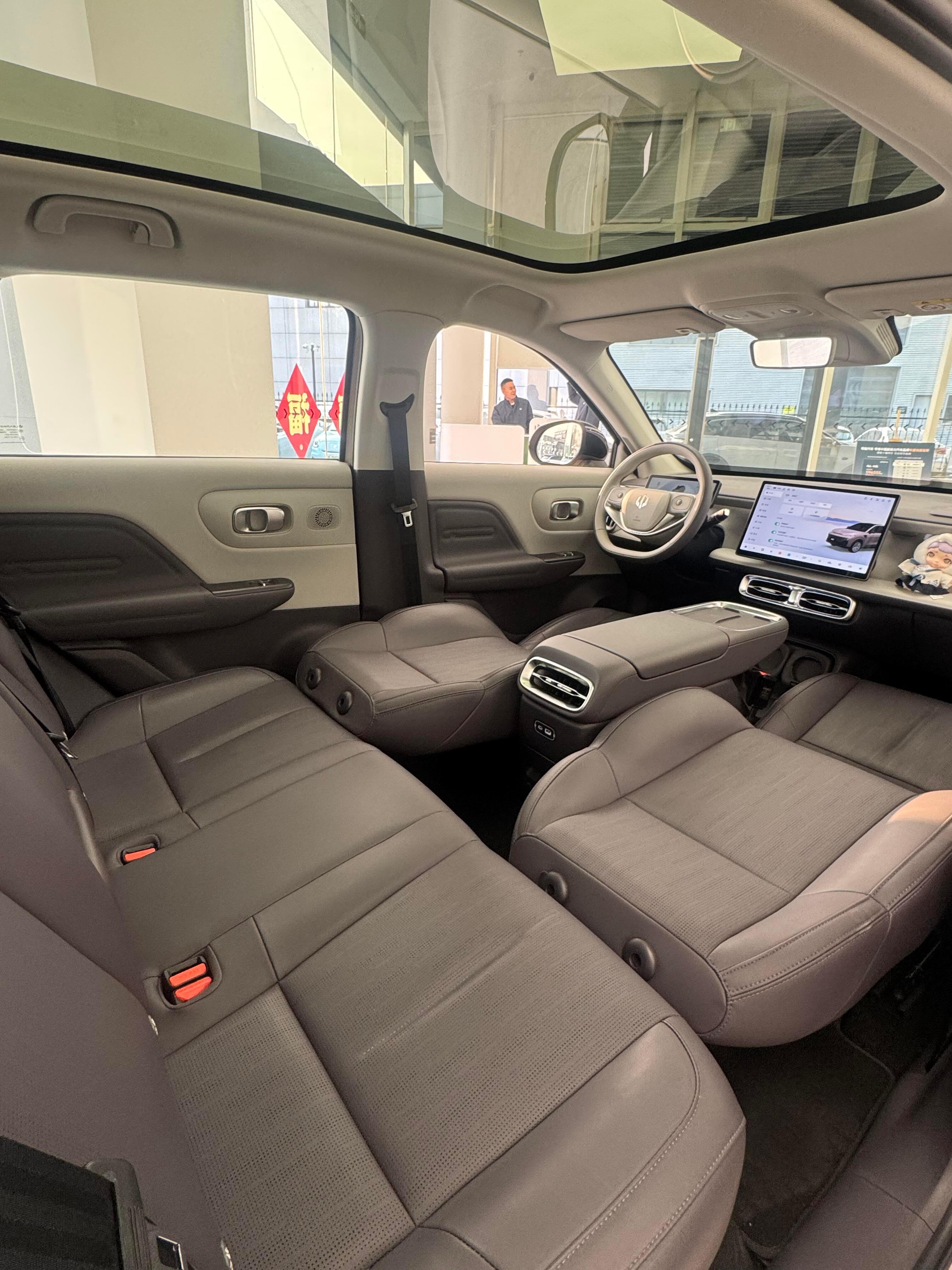 被B10内饰狠狠拿捏了内饰真的超出预期，简约干净又耐看，软质材料用得很足，坐进去