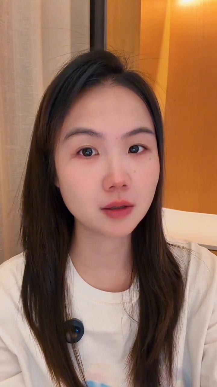 谁才是这个世界上最爱你的人？如果你不知道，你就问你自己。谁给你花钱从不心疼，谁都