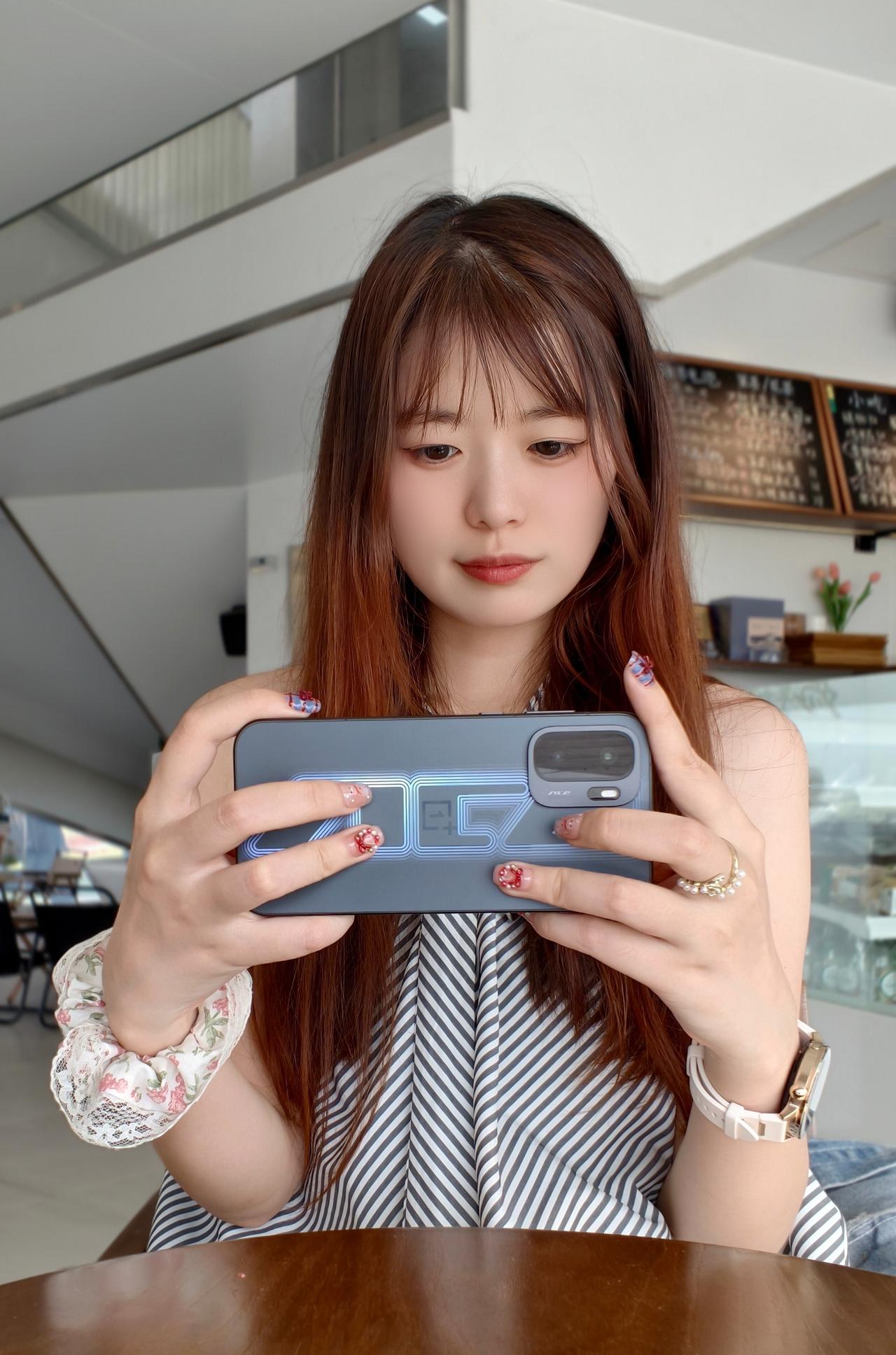 一加ACE6 至尊版今晚发布，不知道定价如何一加手机