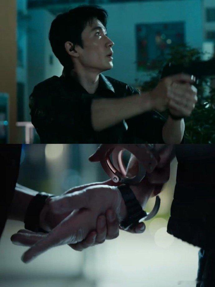 惊蛰无声朱一龙演技 眼神里全是故事，把角色的痛苦、纠结、身不由己演得淋漓尽致，看