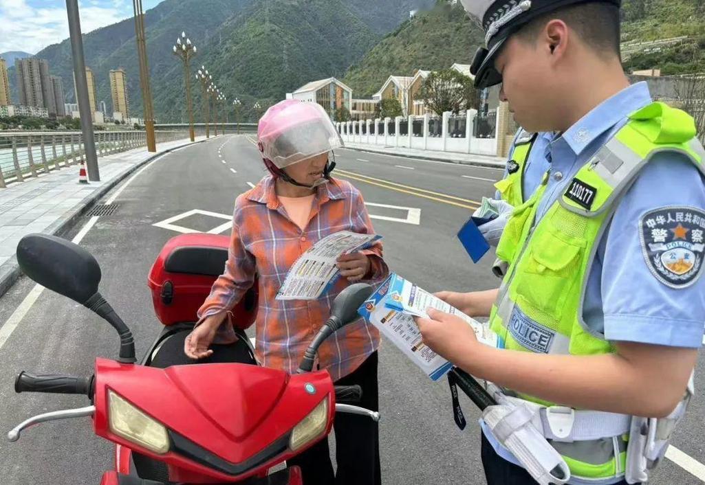 电子眼会抓拍电动车、三轮车吗？交警的解答让我警醒，你怎么看
经常出门的人都知道，