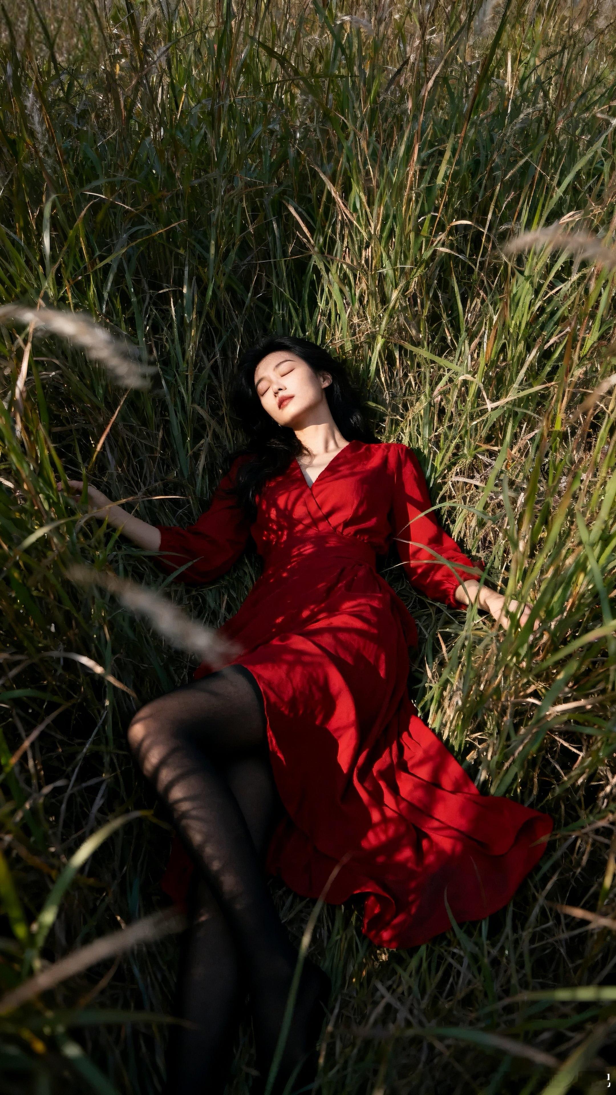 精彩人像[超话] 一袭红衣美女 ​​​