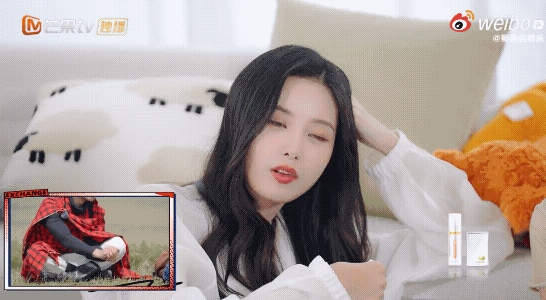 最懂黄子韬的姜潮笑到打鸣！黄子韬玩羊粪的“社死”现场，被姜潮用四字神评拿捏——这