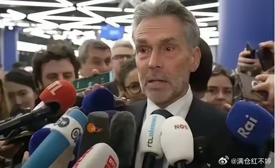 光刻机是制造高端芯片的核心设备，全球仅荷兰阿斯麦公司能生产最顶尖的光刻机，中国发