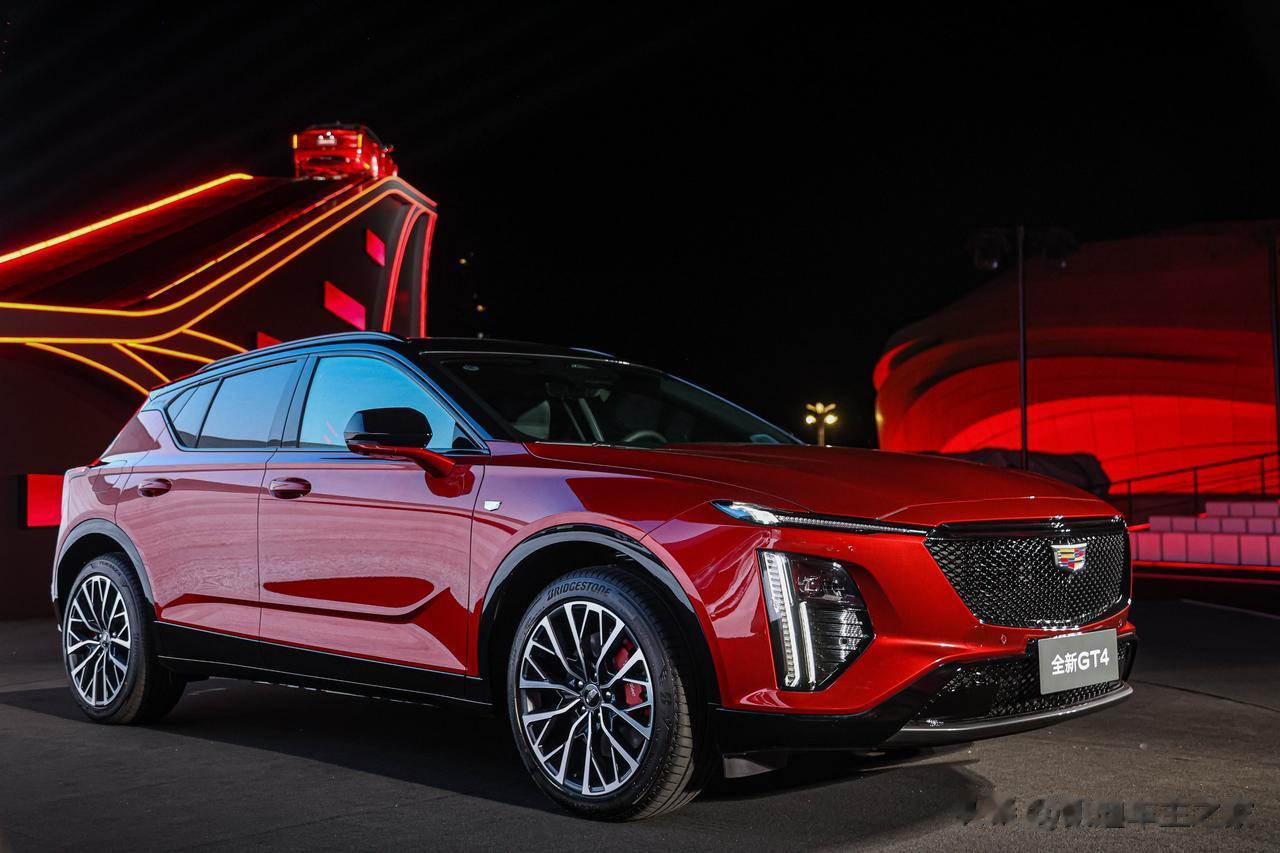 很多人看着蔚来给ET5出了个同款ET5T，就好奇凯迪拉克既然出了个CT4，那会不