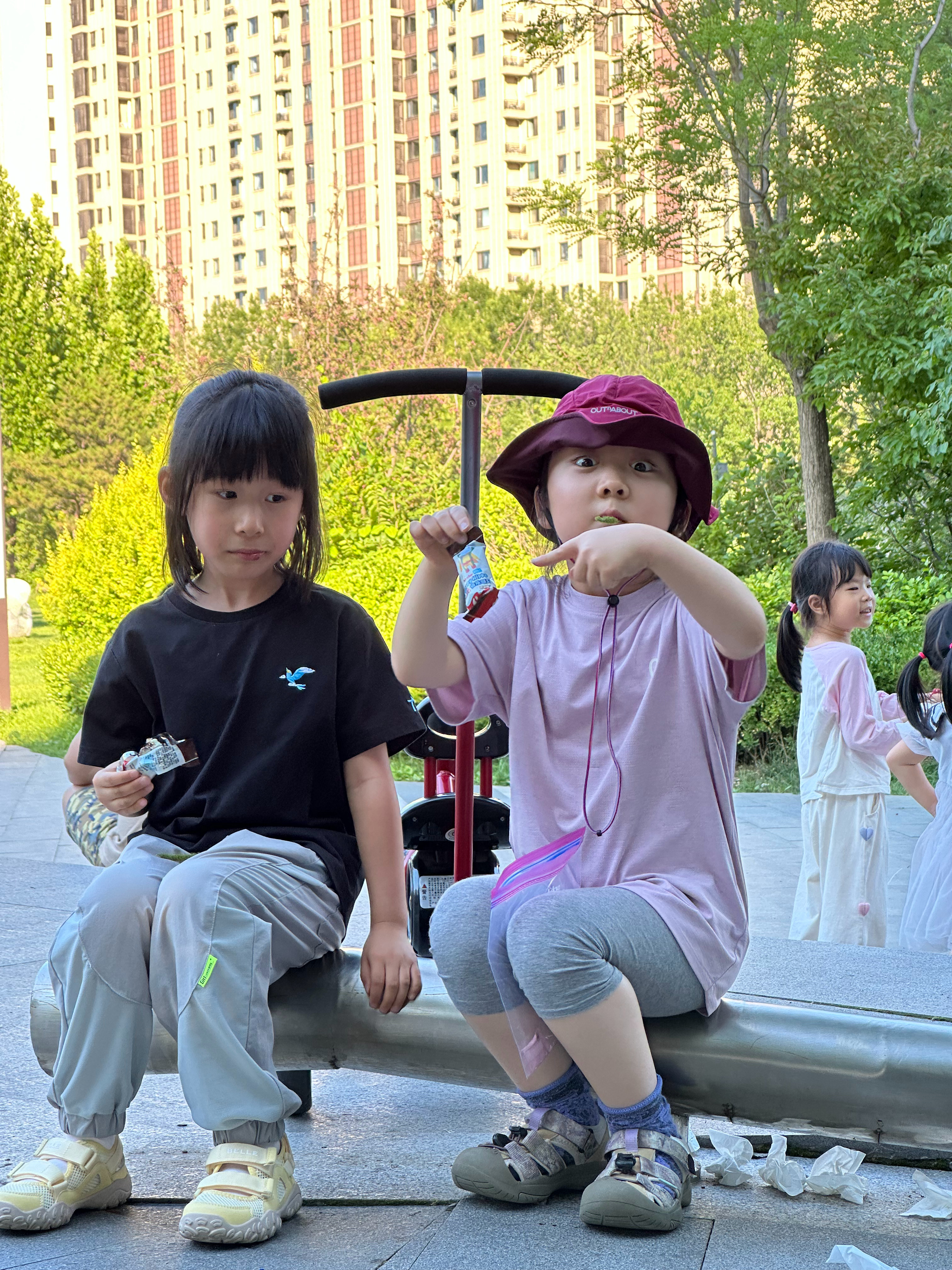 “她奶奶同意她吃了”溜溜桃