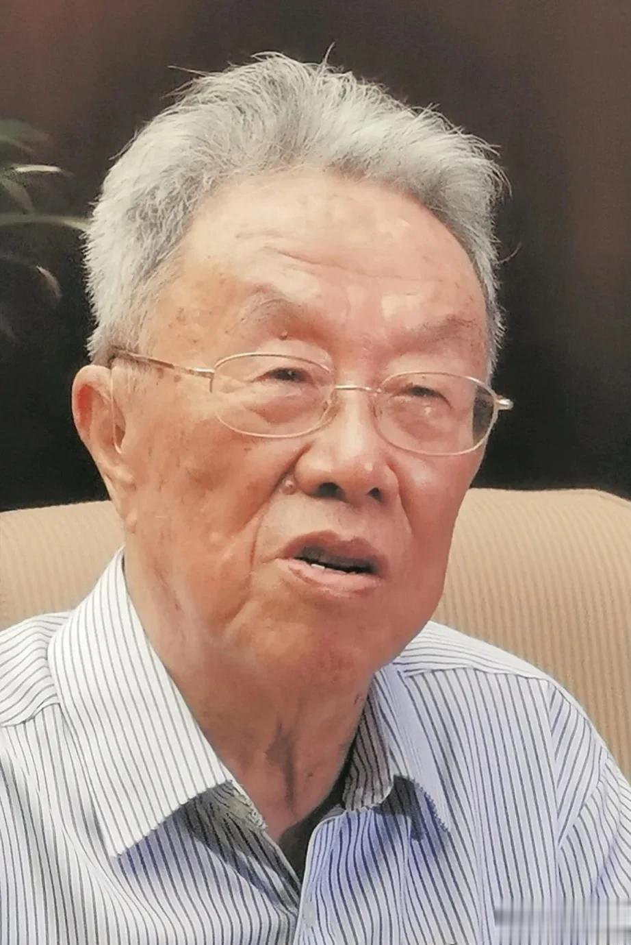当代作家王蒙，高度评价残血说:她的小说是写给世界的，尽管风格存在争议，但在世界上