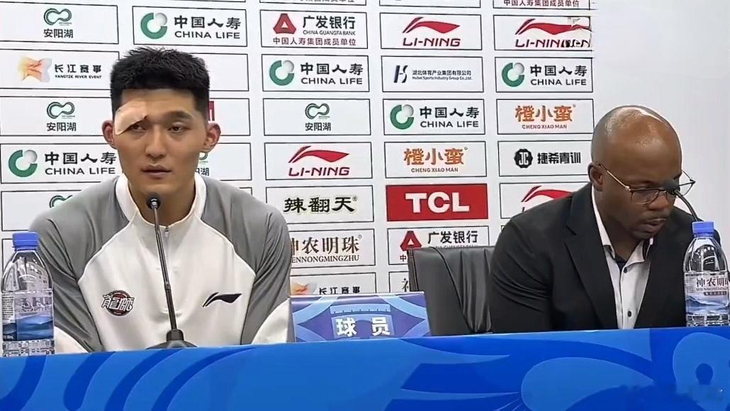 李祥波表现出色击碎质疑比赛中李祥波替补出场 27 分钟，投篮 7 投 4 中，尤