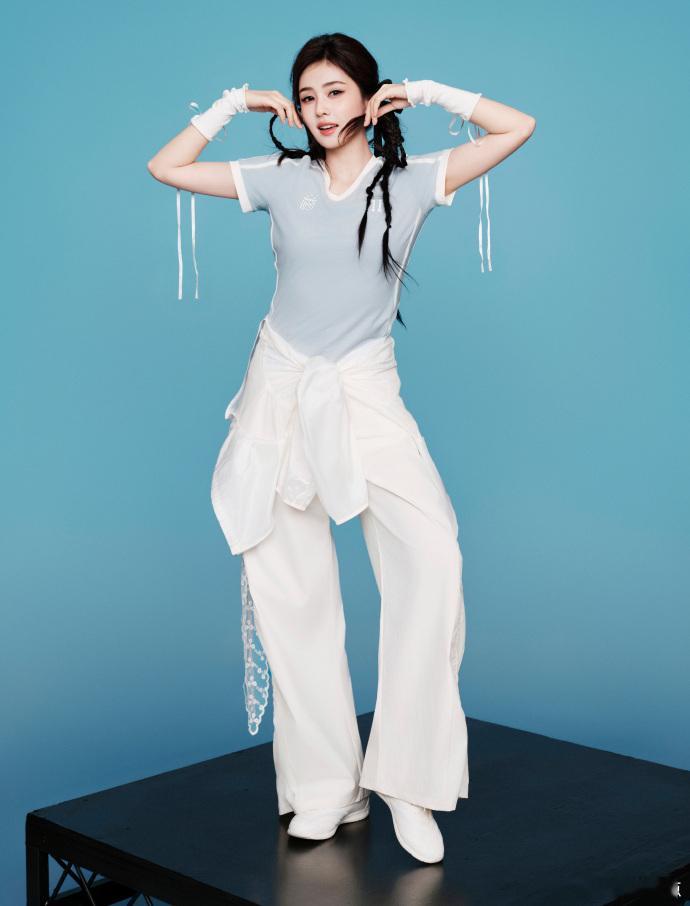 白鹿元气编发白鹿活力100%白鹿这款元气编发也太好看了吧！灵动俏皮又显气质，整个