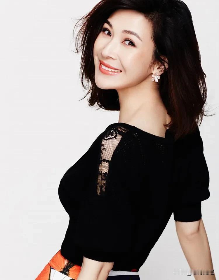 著名影视演员，实力派女神，童蕾说：我的朋友看我演的《亮剑》那部戏以后，以为这下子