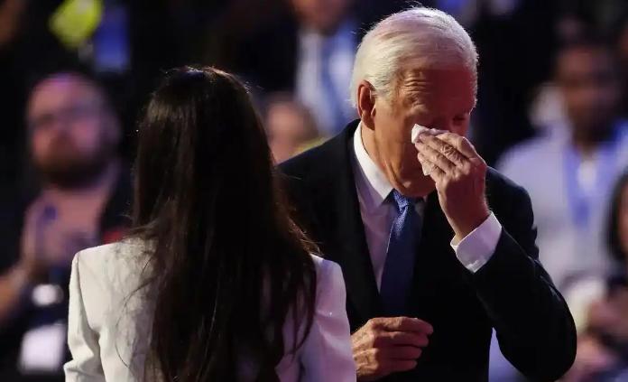 美国前总统拜登坐不住了，他近日表示：“在长达50多年的当选公职生涯中，这是我见过