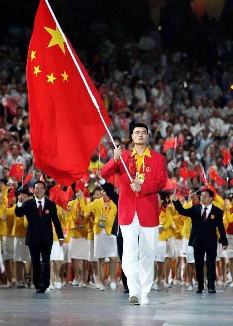众望所归美国由詹姆斯将担任旗手，除了他还有哪些NBA球星担任过旗手？
1、美国—