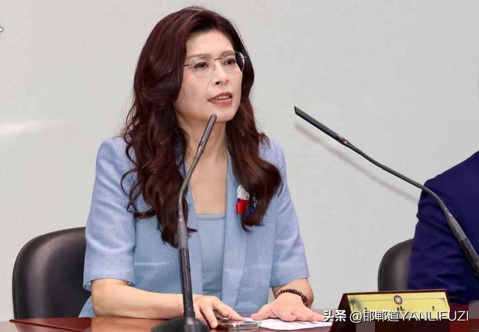 郑丽文访陆后，6月访美，预计10天。
《联合报》与《自由时报》等台本土媒体在3月